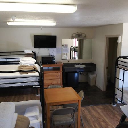 Whitney Portal Hotel And Hostel Lone Pine Buitenkant foto