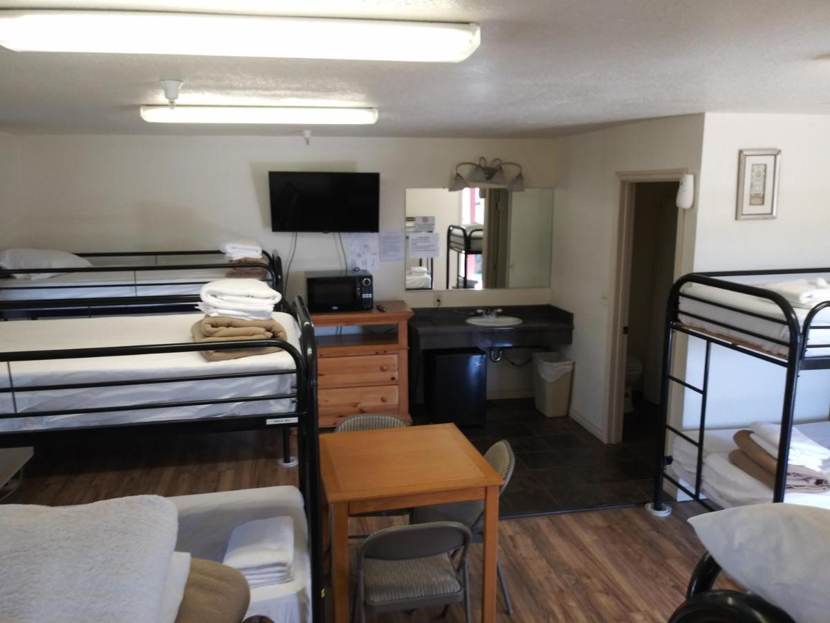 Whitney Portal Hotel And Hostel Lone Pine Buitenkant foto