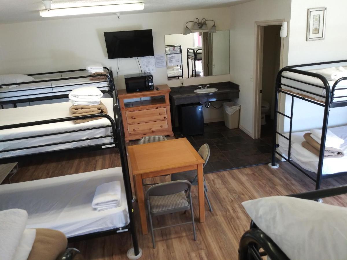 Whitney Portal Hotel And Hostel Lone Pine Buitenkant foto