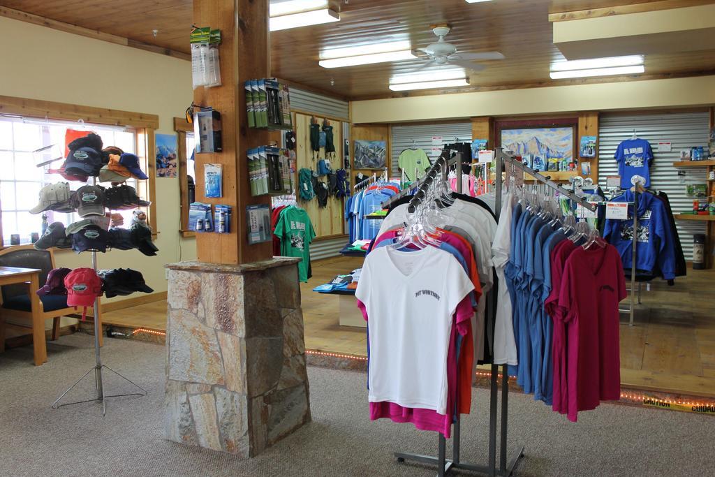 Whitney Portal Hotel And Hostel Lone Pine Buitenkant foto