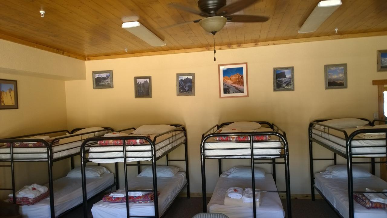 Whitney Portal Hotel And Hostel Lone Pine Buitenkant foto